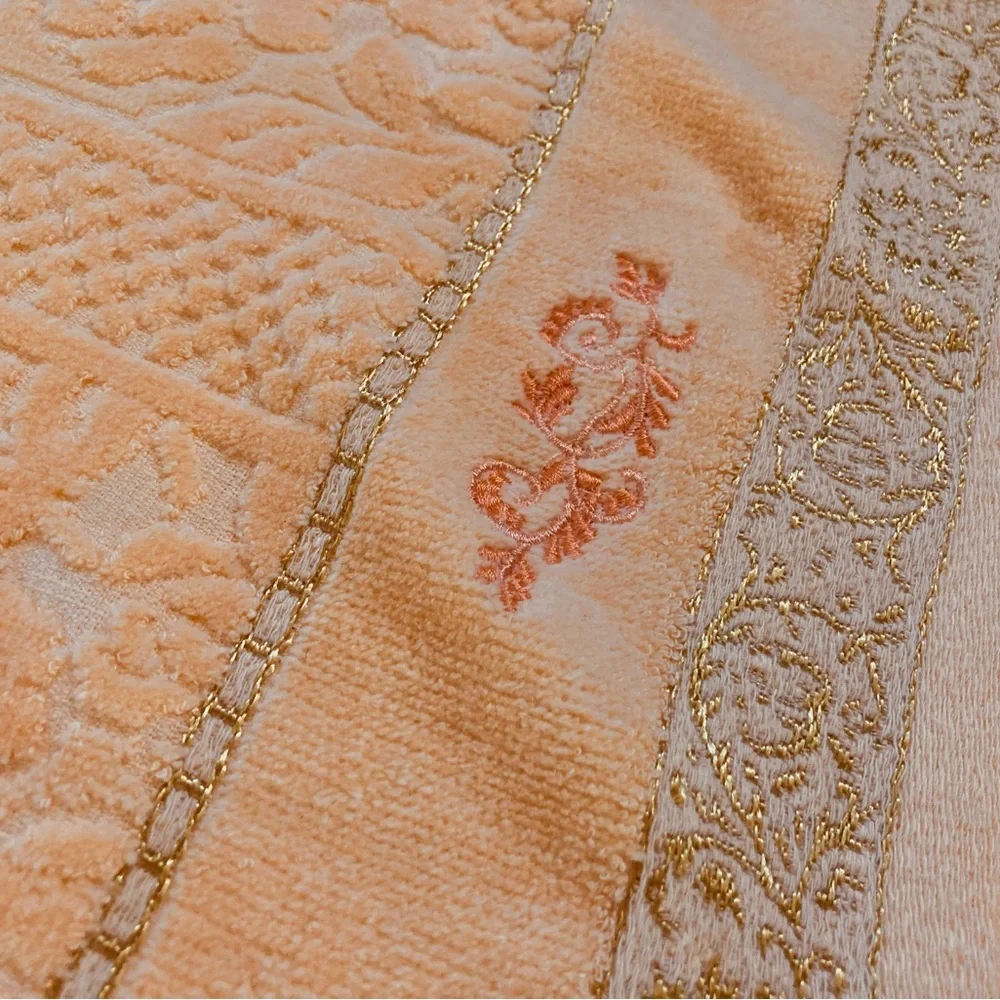 Peach/Melon embroidered Bath Towel & Wash Cloth with Metallic Embroidery